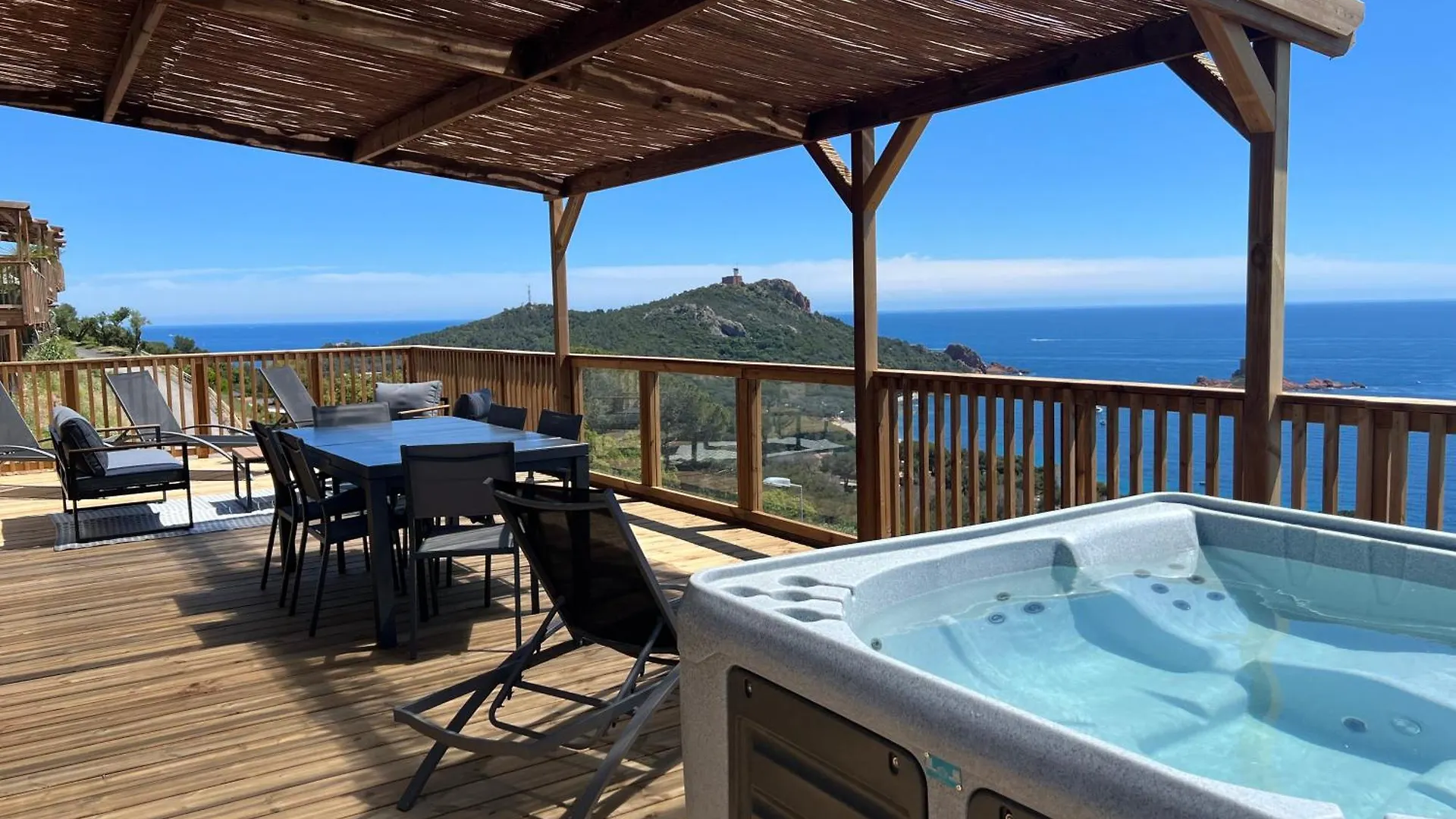Mobilhome Neuf Domaine 4 Etoiles Ile D'Or Terrasse Et Jacuzzi Prive Vue Mer Exceptionnelle Saint-Raphael